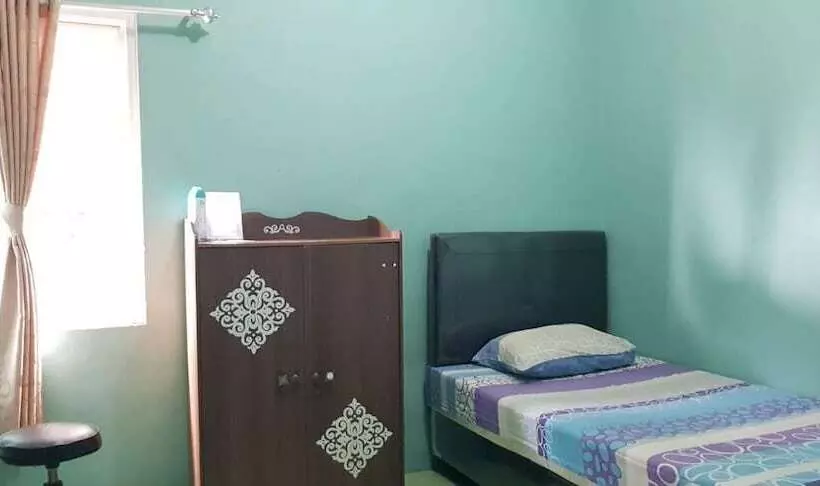 ホテル M4 House Syariah By Oyo