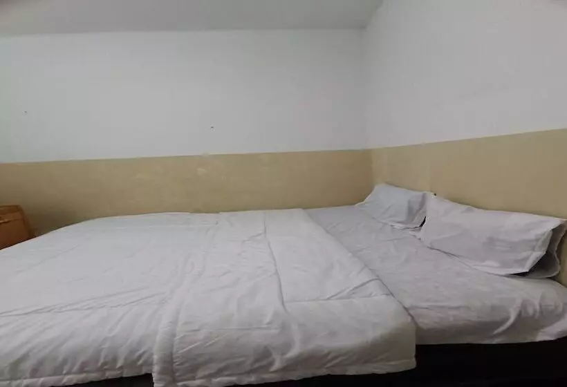 Hotelli Merah House By Oyo