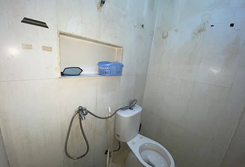 בית מלון כפרי Octav Homestay By Oyo