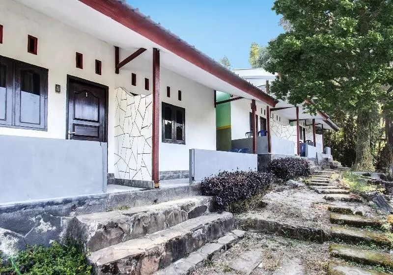 ホテル Spot On 91383 Green Forest Homestay