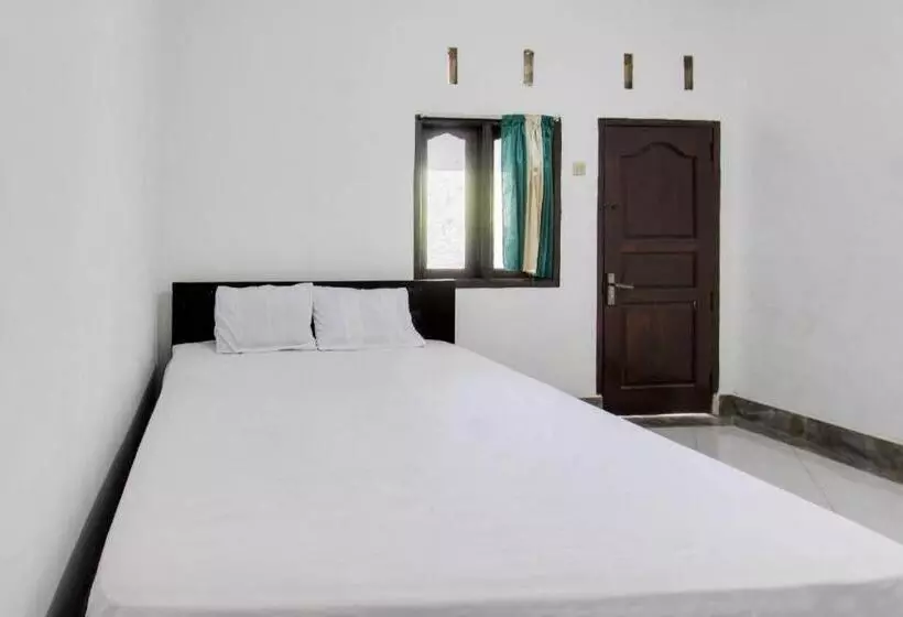 ホテル Spot On 91383 Green Forest Homestay