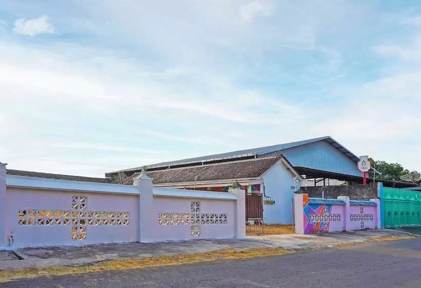 هتل Spot On 92669 Guesthouse Prima Syariahneargpdi Anugerah