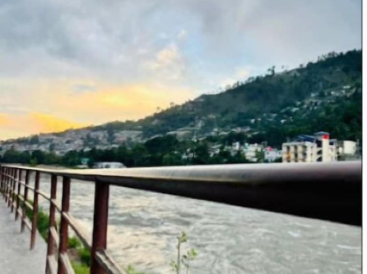 پانسیون River Vibes Guest House Muzaffarabad