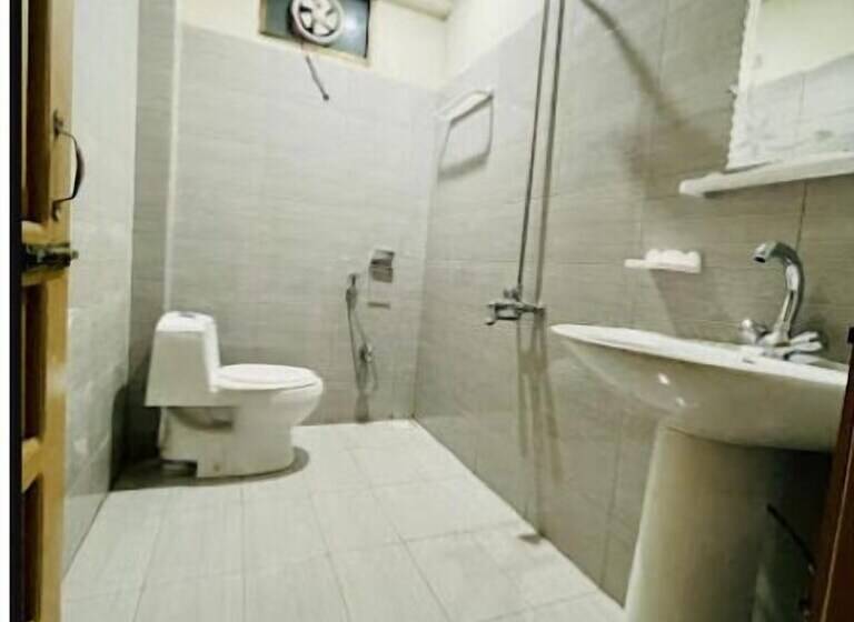 پانسیون River Vibes Guest House Muzaffarabad