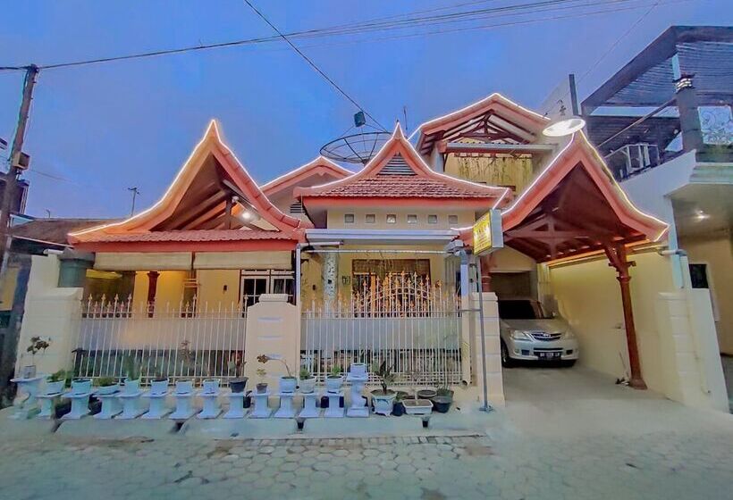 פנסיון Rumah Kost Nakula