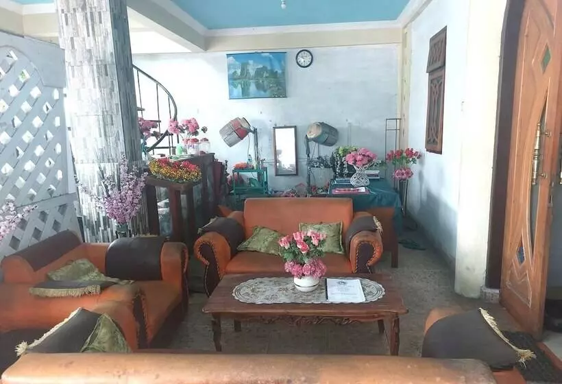 پانسیون Spot On 92776 Panorama House Near Lokon Camping Ground