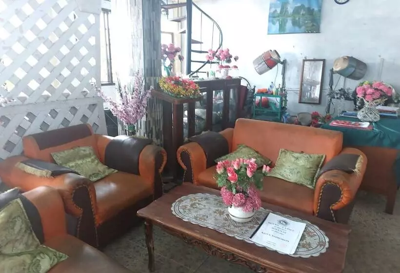 پانسیون Spot On 92776 Panorama House Near Lokon Camping Ground