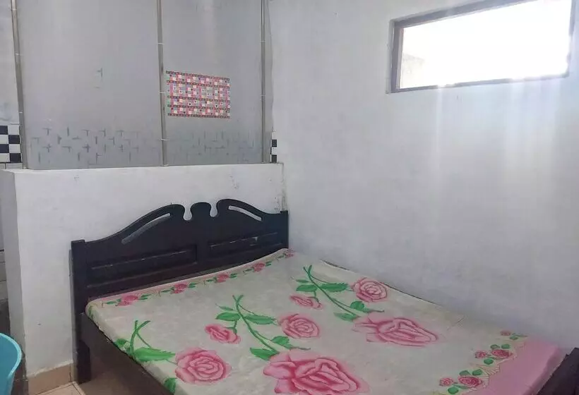 پانسیون Spot On 92776 Panorama House Near Lokon Camping Ground