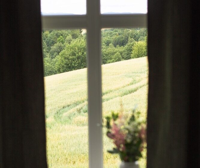 بنسيون Trugstad Gård