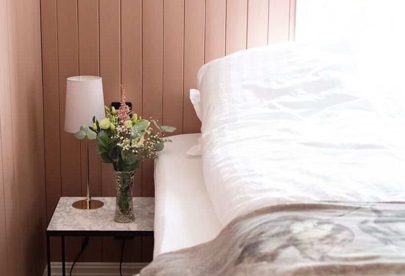 بنسيون Trugstad Gård