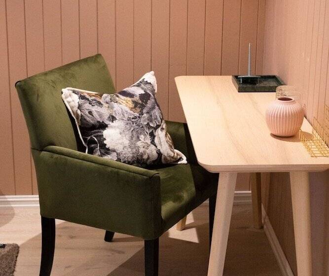 بنسيون Trugstad Gård