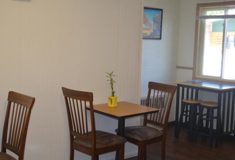 Holiday Lodge Motel Campground