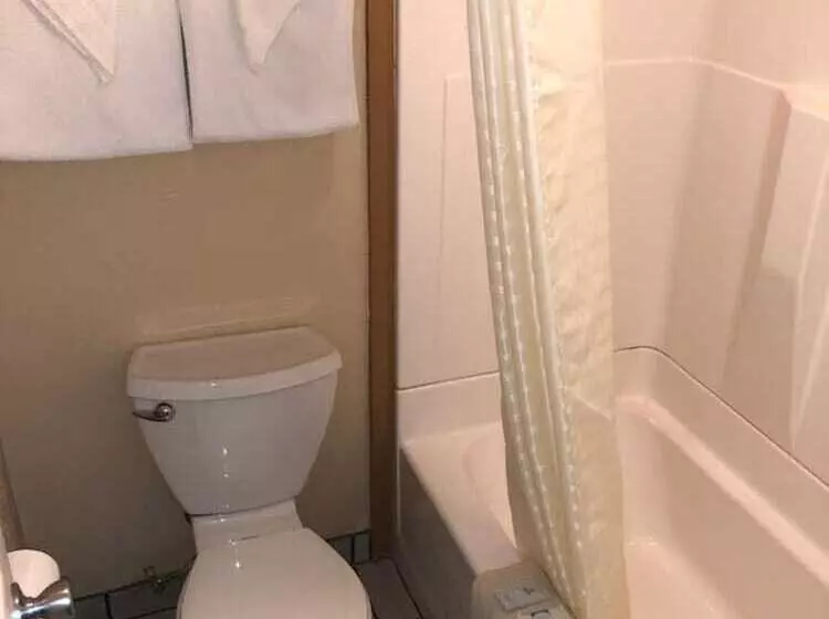 هتل Deluxe Inn