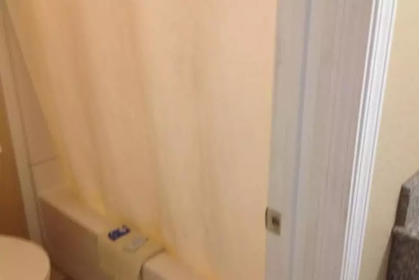 هتل Deluxe Inn