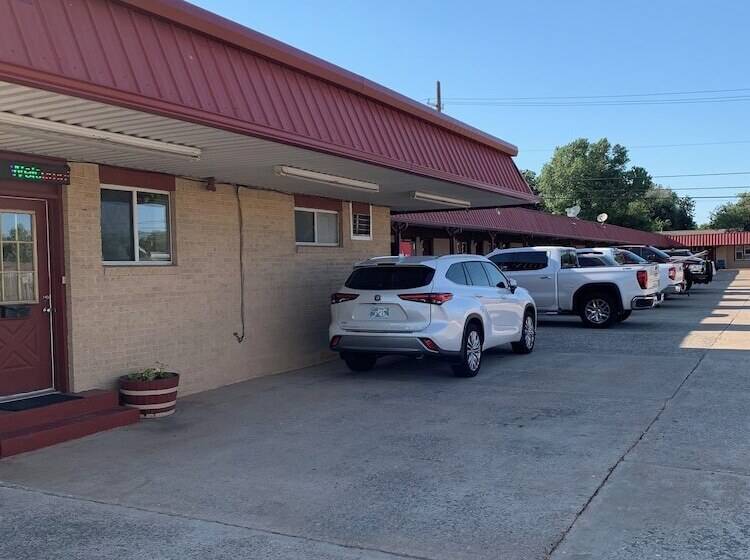 בית מלון כפרי Deluxe Inn