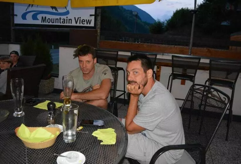 Hotelli Guesthouse Mountain View