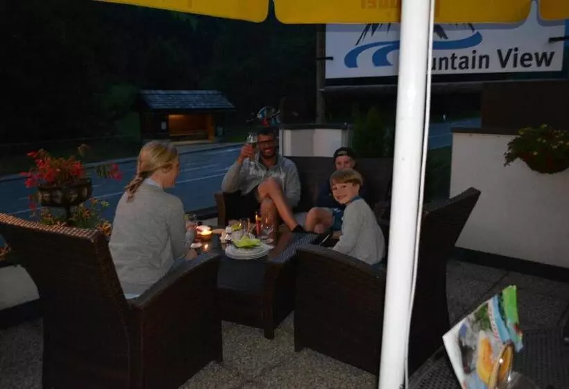 Hotelli Guesthouse Mountain View