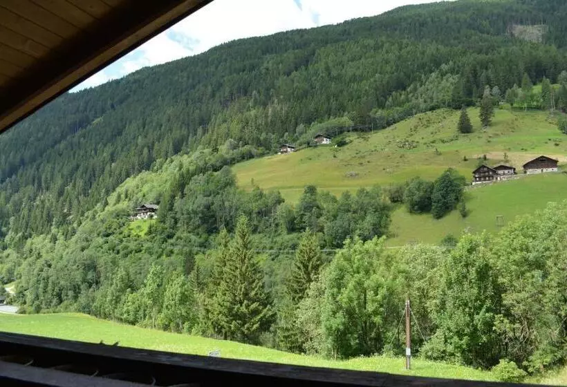 Hotelli Guesthouse Mountain View