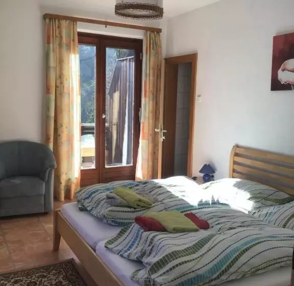Hotelli Guesthouse Mountain View