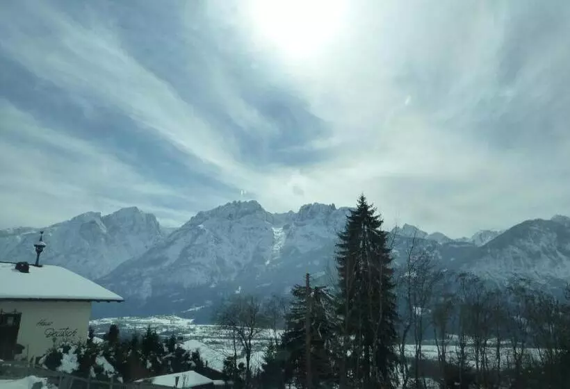 Hotelli Guesthouse Mountain View