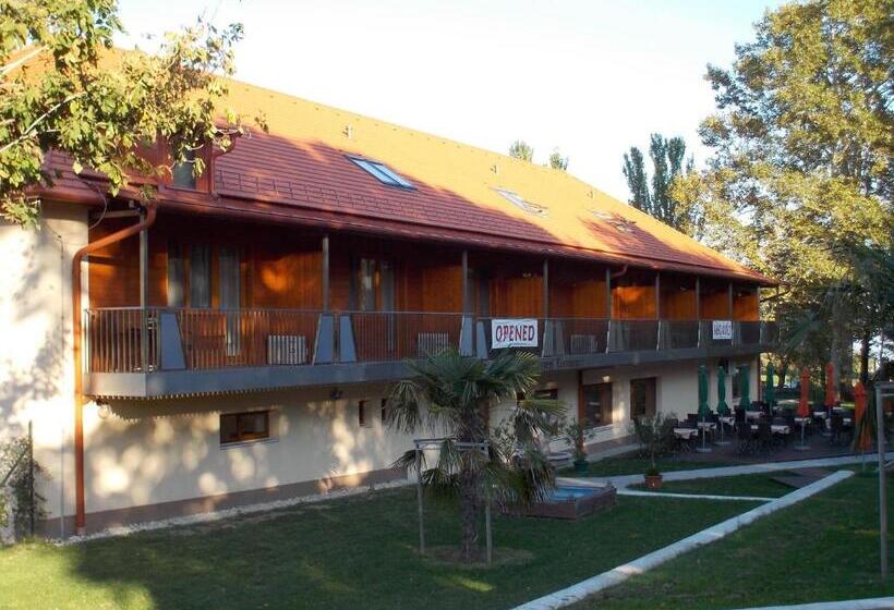 בית מלון כפרי Halászkert Badacsony