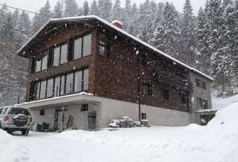 ホテル Karolinka Guest House