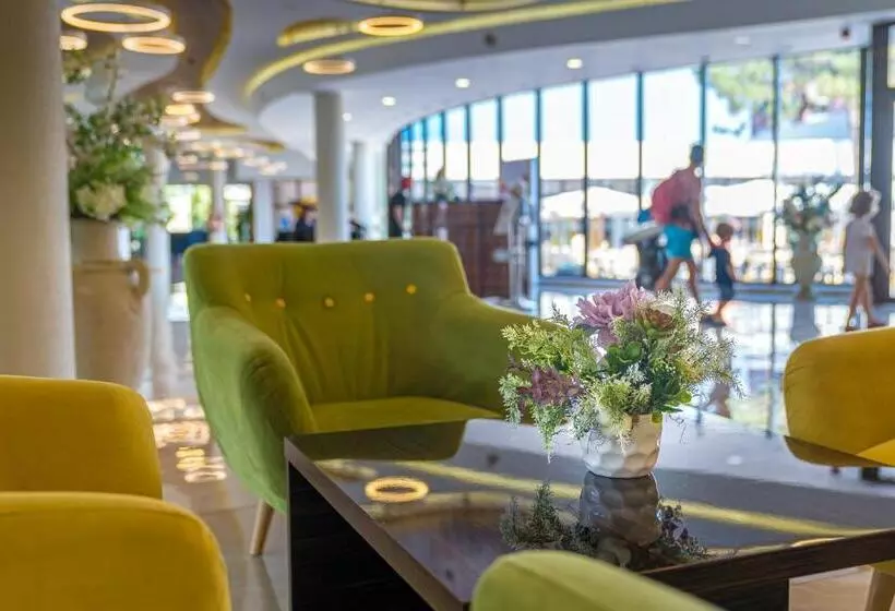 هتل Mera Resort