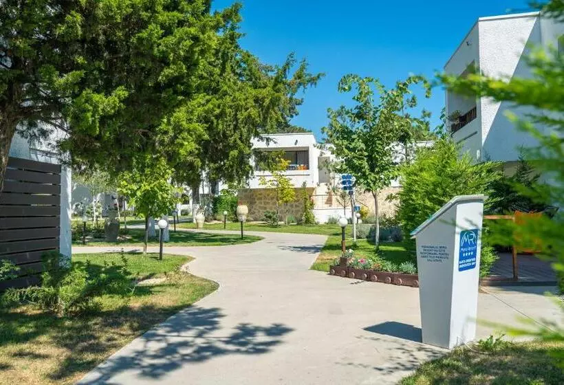 هتل Mera Resort
