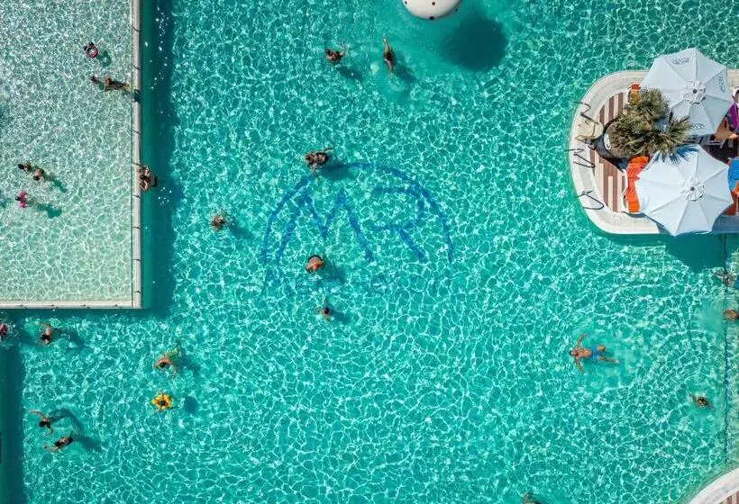 هتل Mera Resort