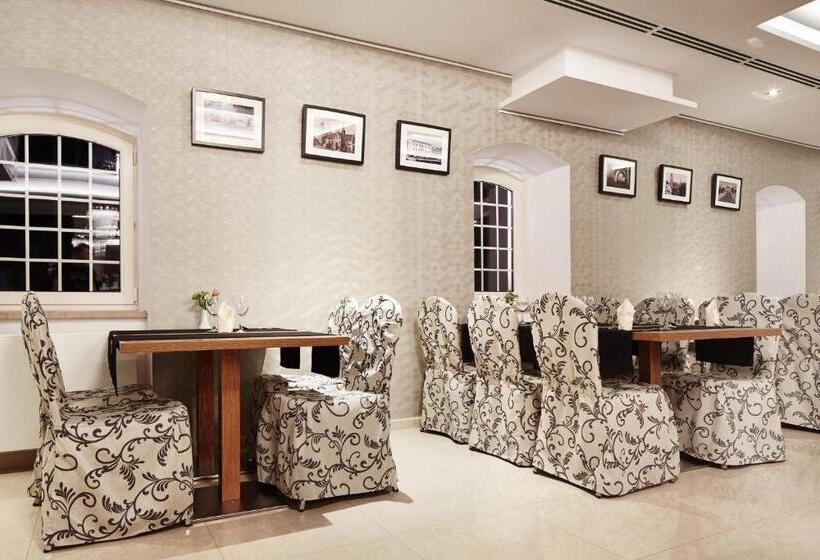 ホテル Miodowy Młyn