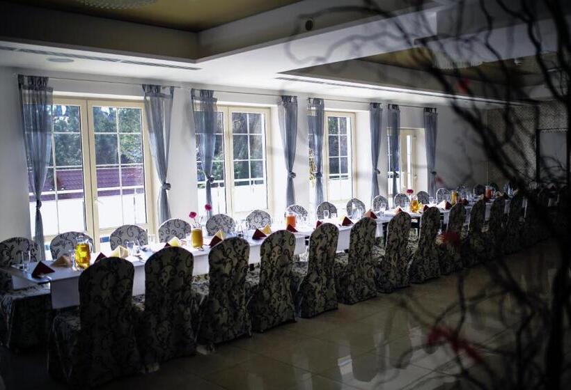 ホテル Miodowy Młyn