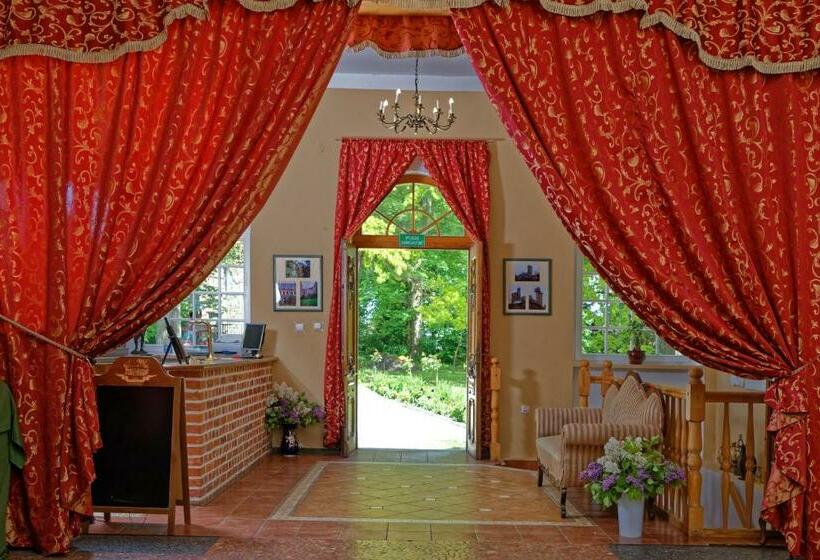 호텔 Pałac Pensjonat Ptaszynka