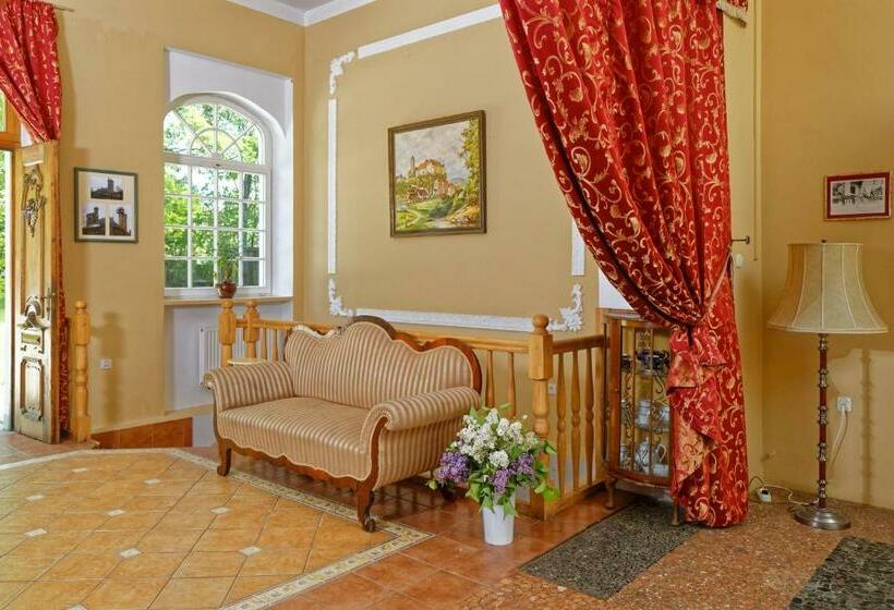 호텔 Pałac Pensjonat Ptaszynka