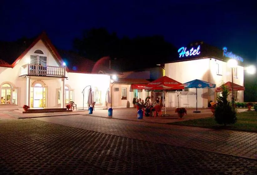 Hotelli Pod Dębami