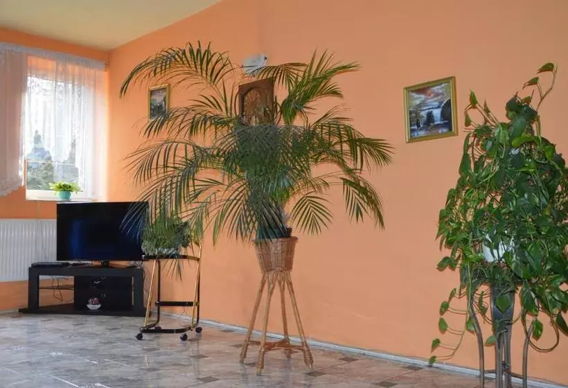 Hotelli Pod Dębami
