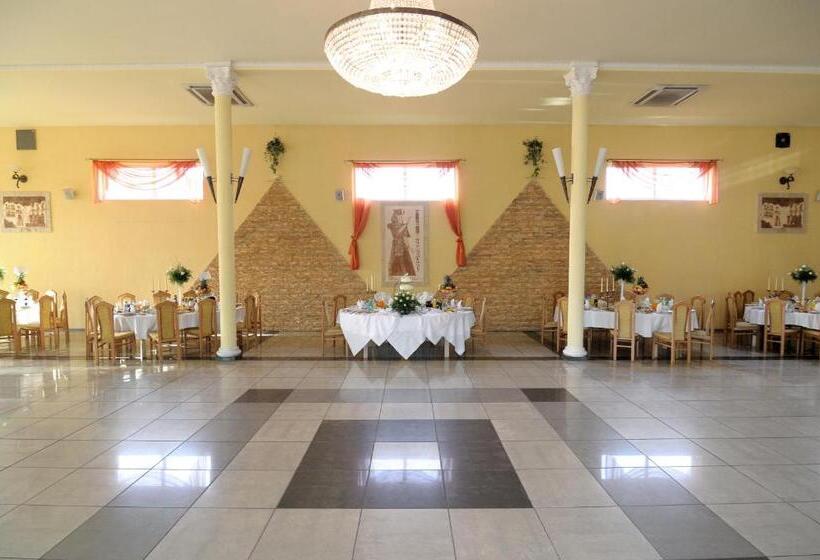 בית מלון כפרי Pod Dębami