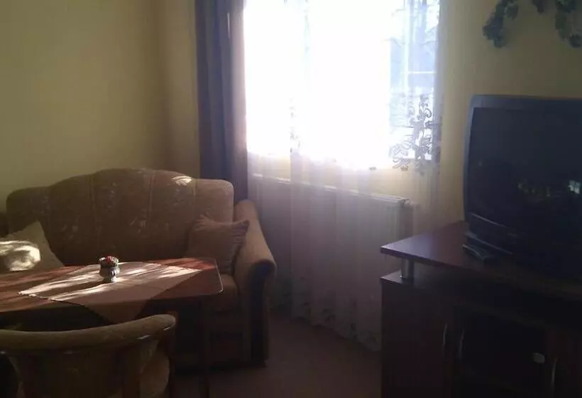 Hotelli Pod Dębami