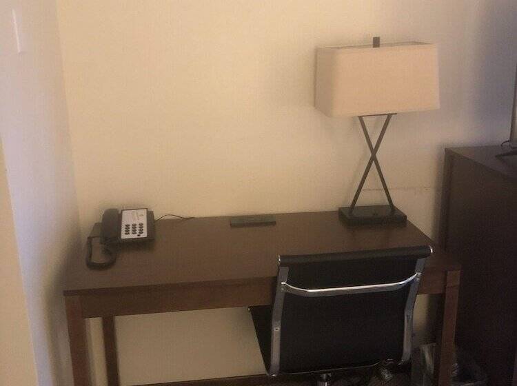 Отель Red Lion Inn And Suites La Pine, Oregon