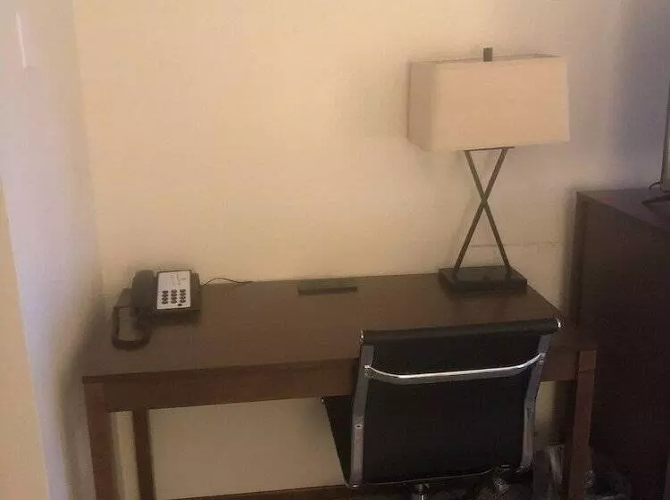 ホテル Red Lion Inn And Suites La Pine, Oregon
