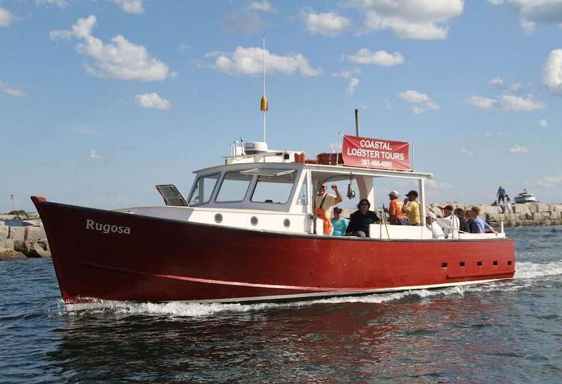 فندق Rhumb Line Resort