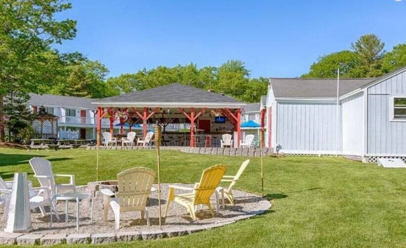 فندق Rhumb Line Resort