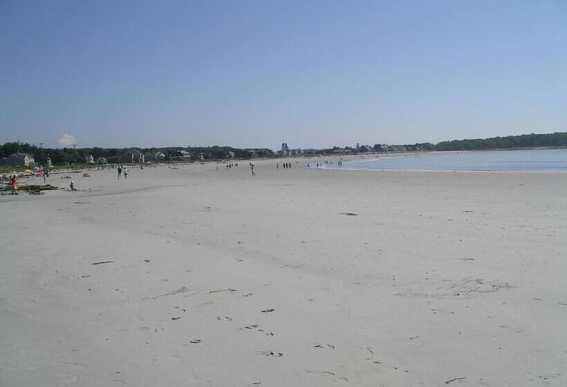 فندق Rhumb Line Resort