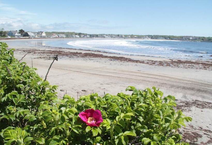 فندق Rhumb Line Resort