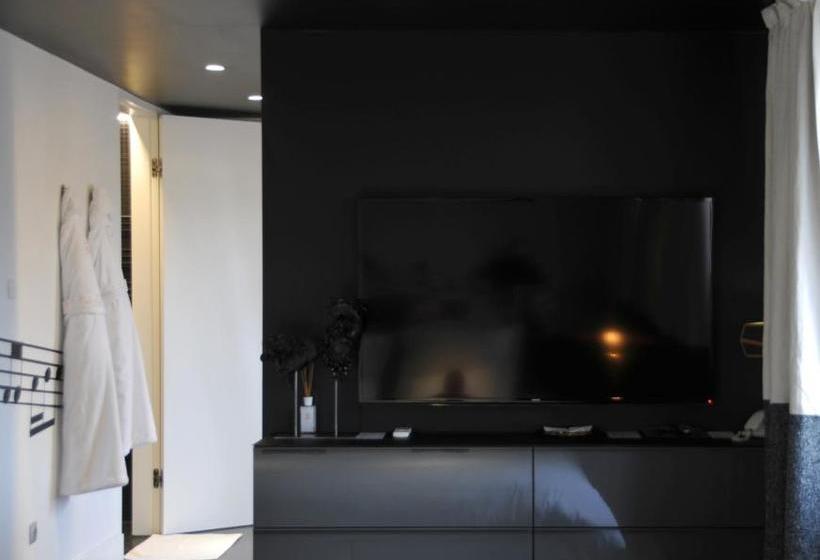 Отель Sint Ji Design Rooms