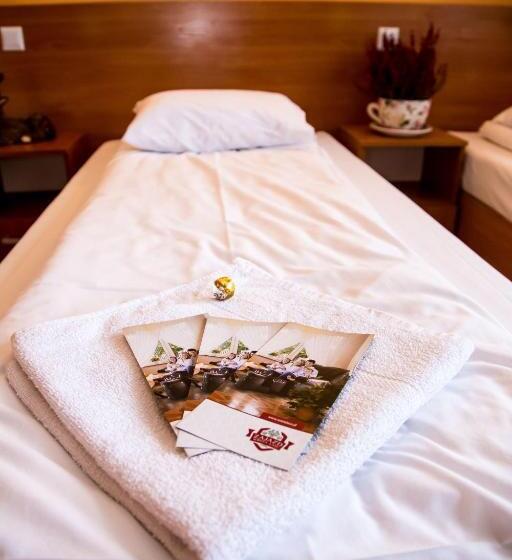 ホテル Zajazd Wrota Lasu