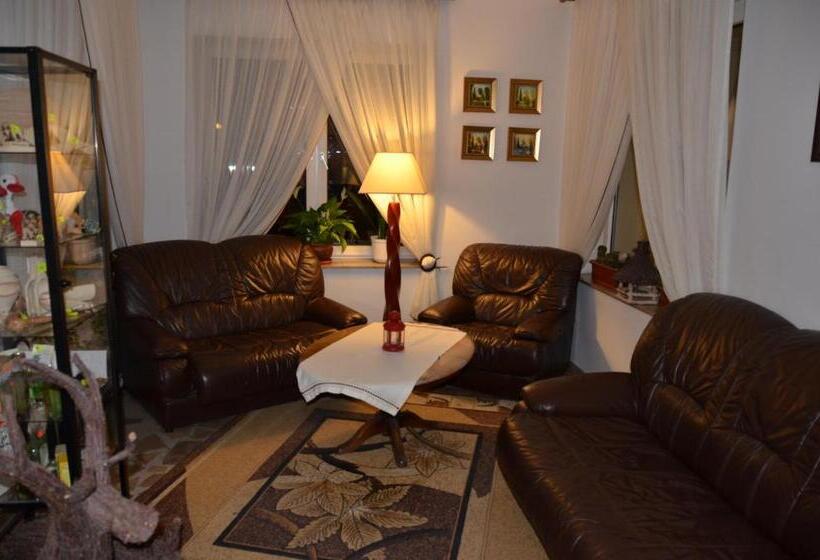 ホテル Zajazd Wrota Lasu