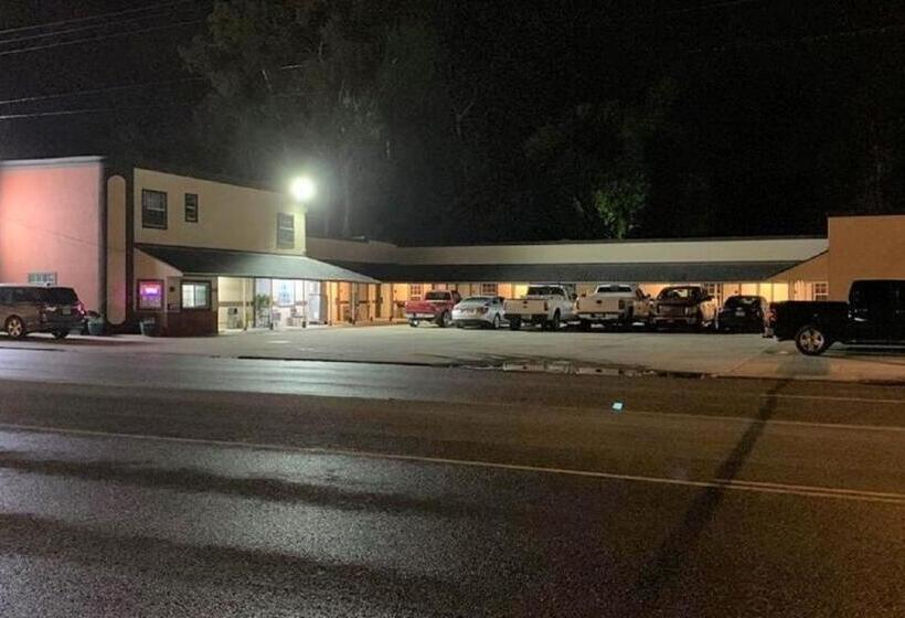 Relax Inn Motel Kountze