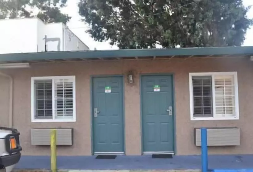 Searle Motel
