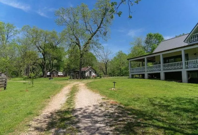 Auburn Bed And Breakfast