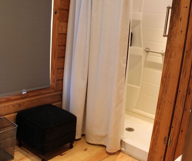 Auburn Bed And Breakfast